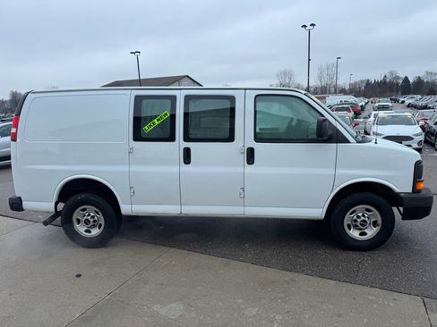 Used 2016 GMC Savana 2500 image 4