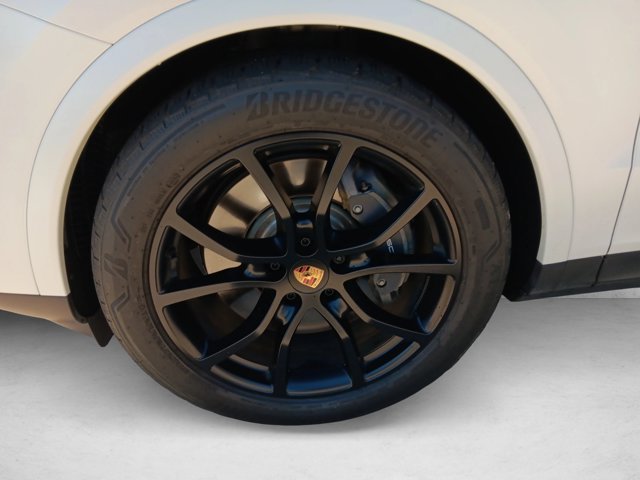Used 2025 Porsche Cayenne E-Hybrid AWD/4WD image 22