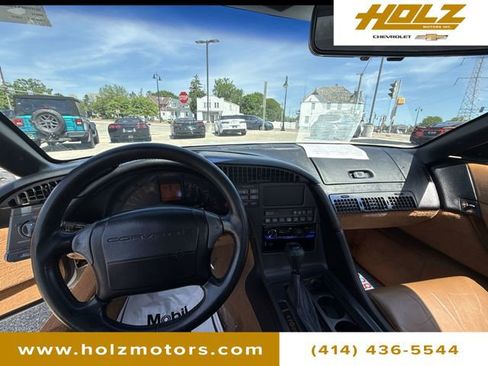 Used 1990 Chevrolet Corvette Convertible RWD image 17