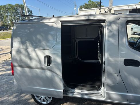 Used 2020 Nissan NV200 SV image 21