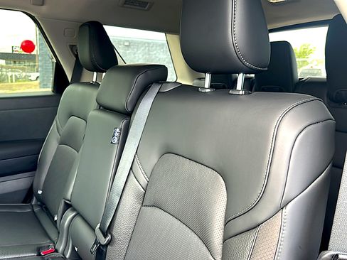 New 2026 Nissan Pathfinder SL FWD image 16