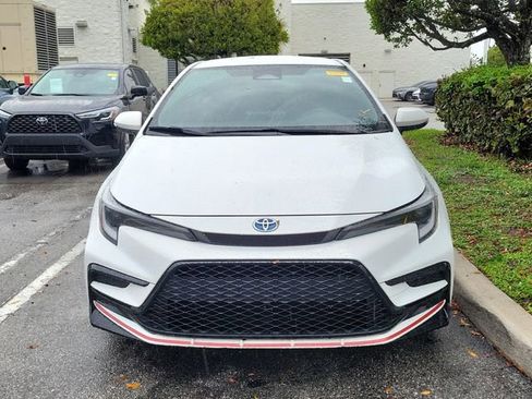 Used 2023 Toyota Corolla SE image 2