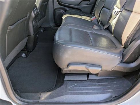 Used 2023 GMC Acadia SLT image 19