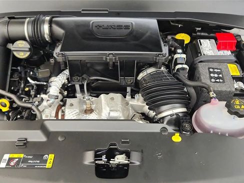 Used 2025 Jeep Compass Latitude image 20