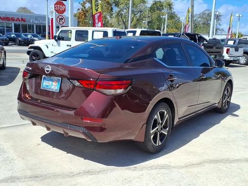 Certified 2025 Nissan Sentra SV image 17