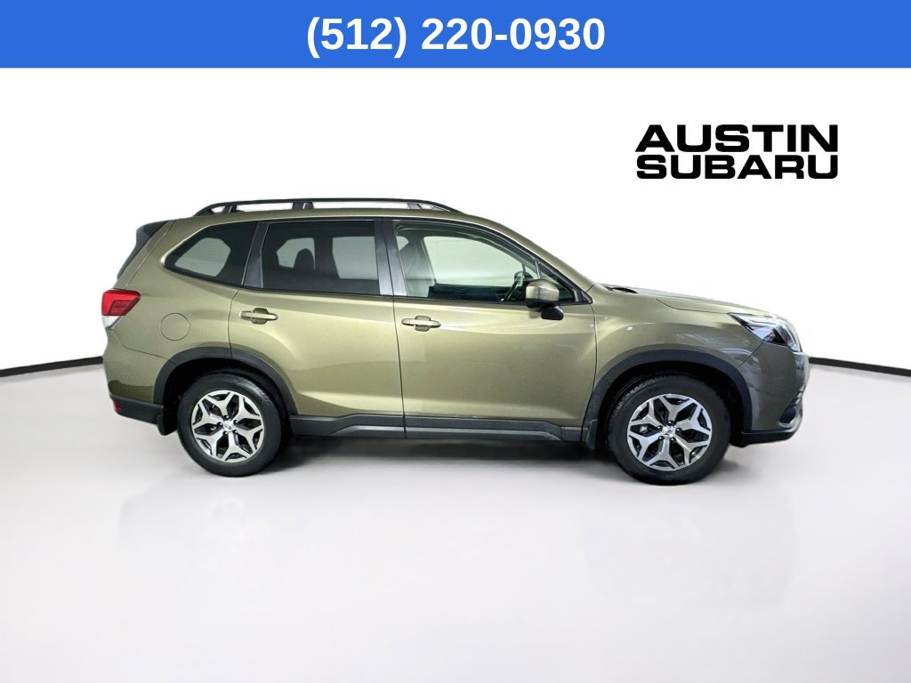 Used 2024 Subaru Forester Premium AWD/4WD image 9