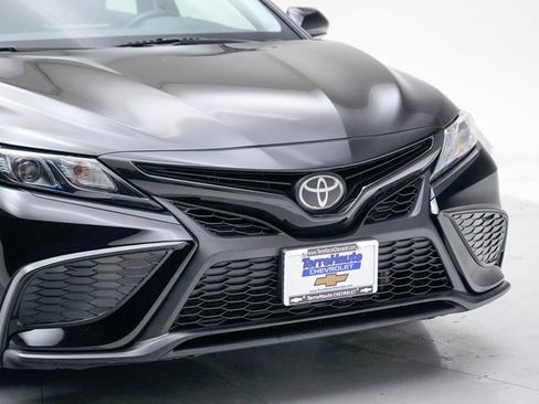 Used 2023 Toyota Camry SE image 10