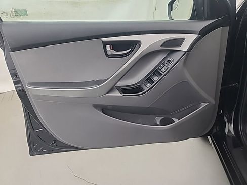 Used 2014 Hyundai Elantra SE FWD image 19