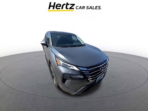 Used 2025 Nissan Rogue SV image 1