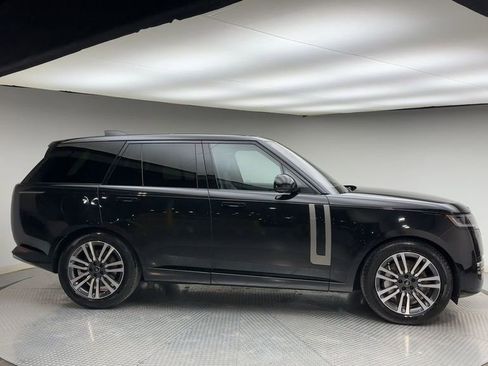 Certified 2023 Land Rover Range Rover SE image 9