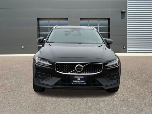 New 2026 Volvo V60 B5 Cross Country Plus w/ Protection Package Premier AWD/4WD image 2
