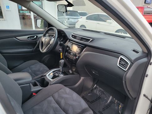 Used 2015 Nissan Rogue S FWD image 23
