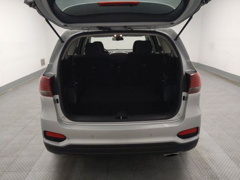 Used 2019 Kia Sorento LX w/ LX Convenience Package image 29