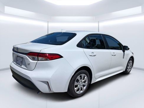 Used 2023 Toyota Corolla LE FWD image 3