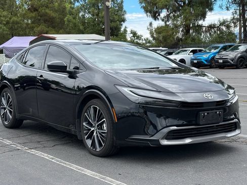 Used 2026 Toyota Prius XLE FWD image 2
