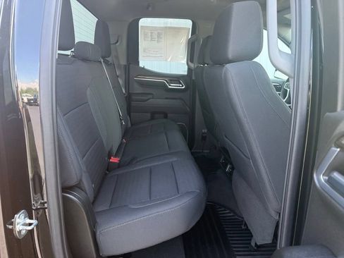 Used 2023 Chevrolet Silverado 1500 LT AWD/4WD image 16