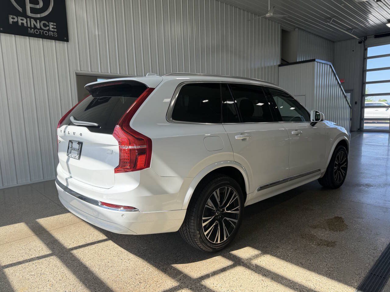 Used 2023 Volvo XC90 T8 Core AWD/4WD image 7
