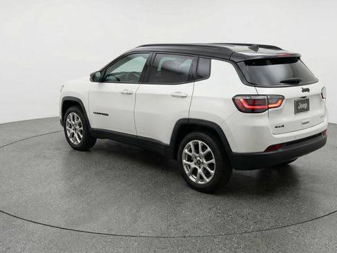 Used 2025 Jeep Compass Limited AWD/4WD image 6