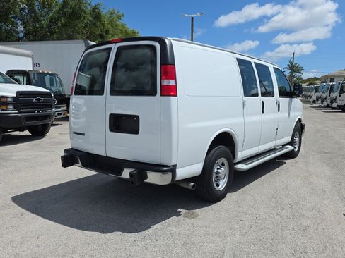 Used 2024 Chevrolet Express 2500 w/ Driver Convenience Package image 7