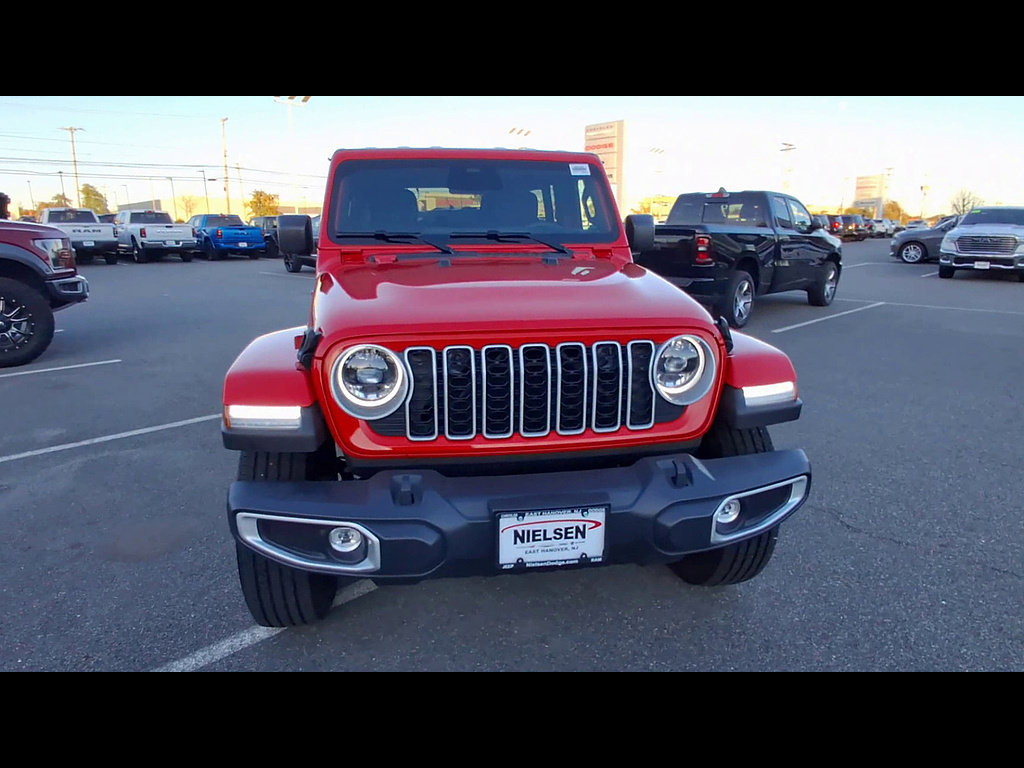 Used 2026 Jeep Wrangler Unlimited Sahara AWD/4WD image 3