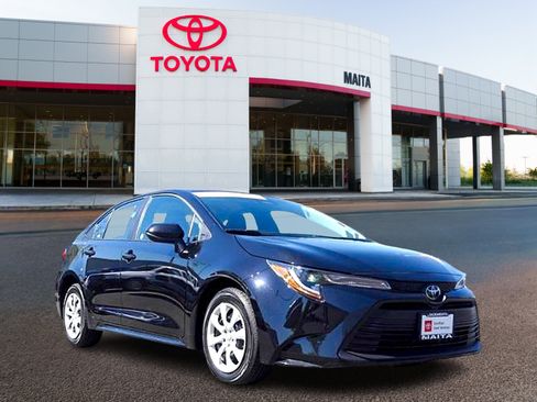 Certified 2025 Toyota Corolla LE FWD image 1