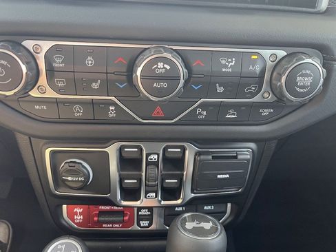 New 2026 Jeep Wrangler Unlimited Rubicon image 24