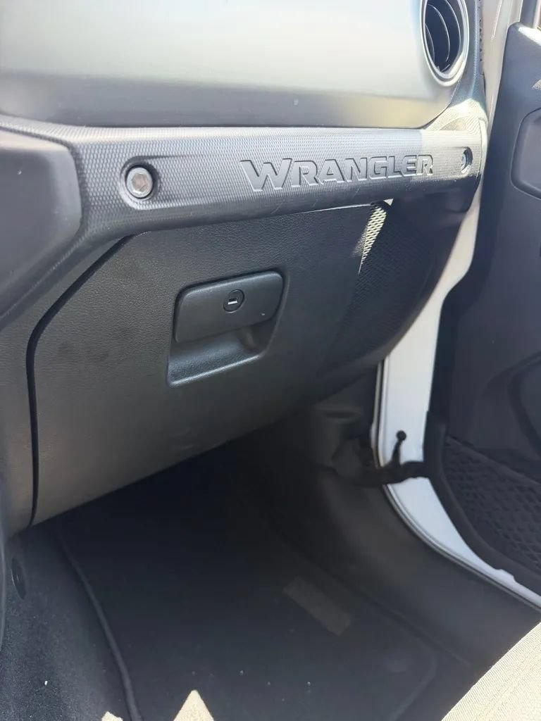 Used 2018 Jeep Wrangler Unlimited Sport S AWD/4WD image 20