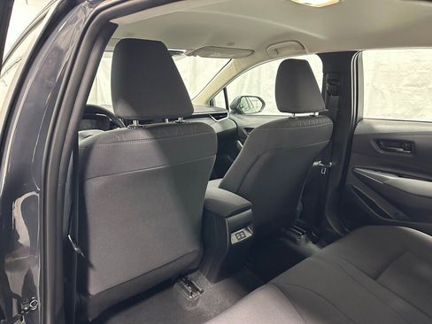 Used 2025 Toyota Corolla LE image 47