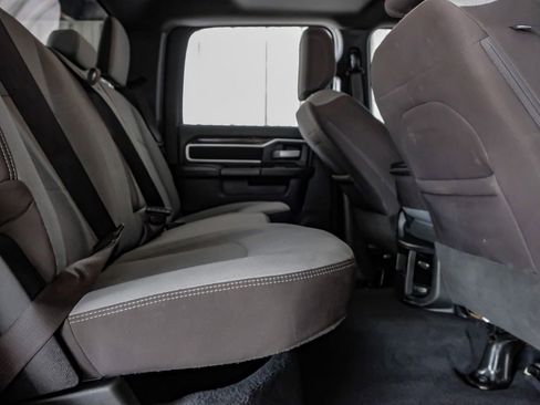 Used 2024 RAM 2500 Big Horn AWD/4WD image 33