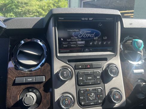 Used 2015 Ford F450 Platinum w/ Platinum Package AWD/4WD image 12