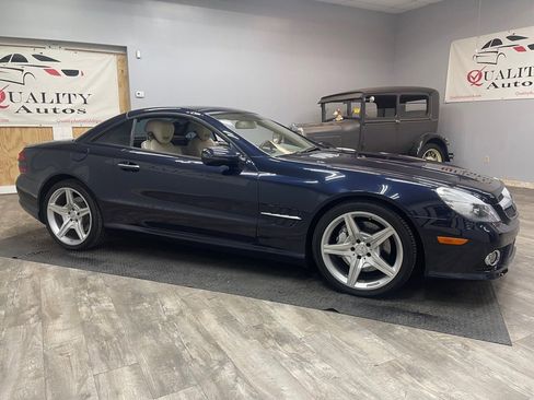 Used 2009 Mercedes-Benz SL 550 w/ Premium I Pkg image 6