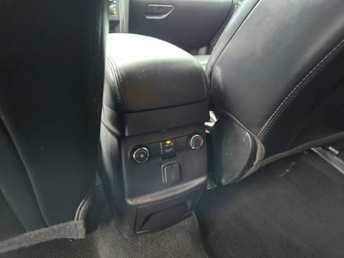 Used 2019 Ford Explorer XLT w/ Equipment Group 202A AWD/4WD image 57