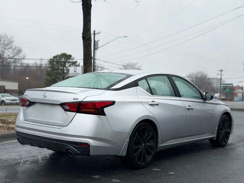 Used 2021 Nissan Altima 2.5 SR FWD image 6