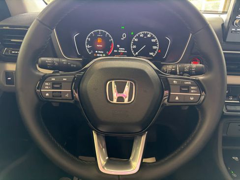 Used 2025 Honda Pilot EX-L image 37