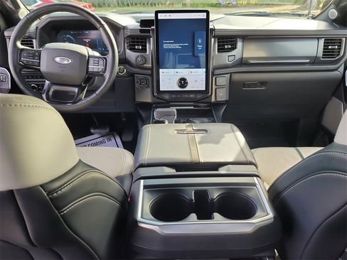 Used 2023 Ford F150 Lightning Platinum image 11