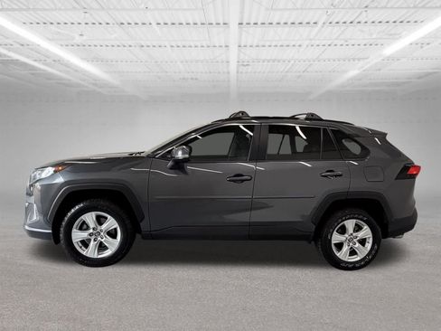 Used 2019 Toyota RAV4 XLE w/ Convenience Package FWD image 2