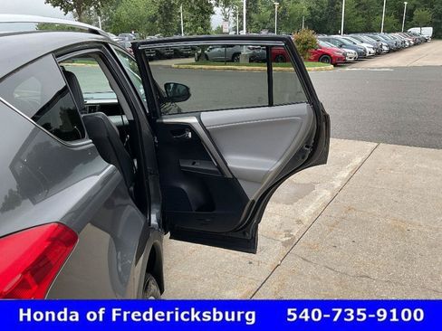 Used 2013 Toyota RAV4 Limited AWD/4WD image 18