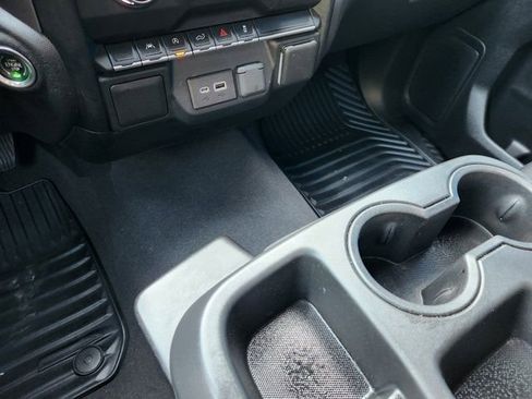 Used 2023 Chevrolet Silverado 1500 Custom image 23