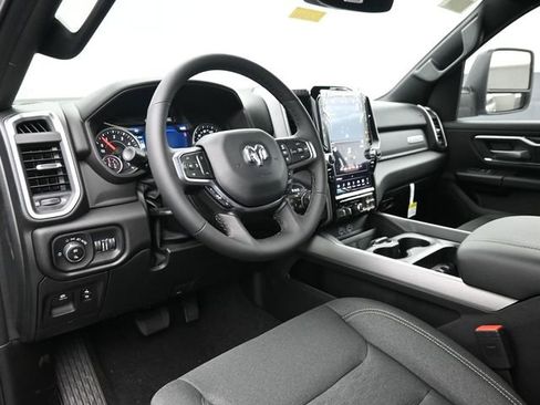 New 2026 RAM 1500 4x4 Crew Cab image 19