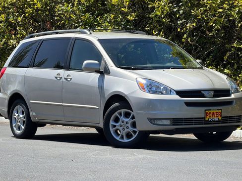 Used 2004 Toyota Sienna XLE AWD/4WD image 2