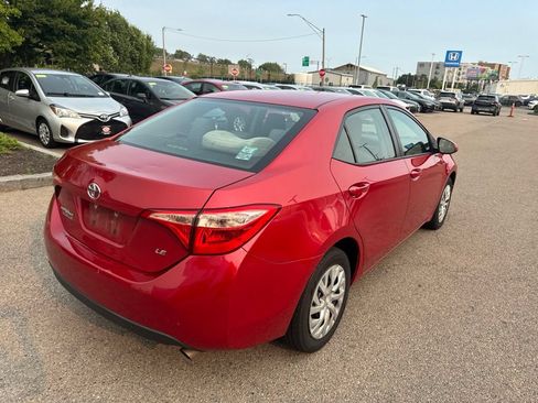 Used 2018 Toyota Corolla LE FWD image 7