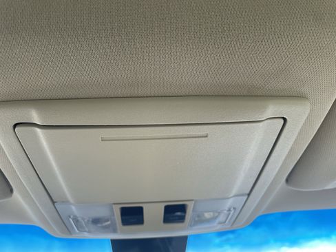 Used 2013 Ford Taurus Limited image 24