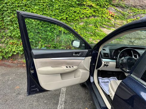 Used 2014 Subaru Outback 2.5i Premium AWD/4WD image 11