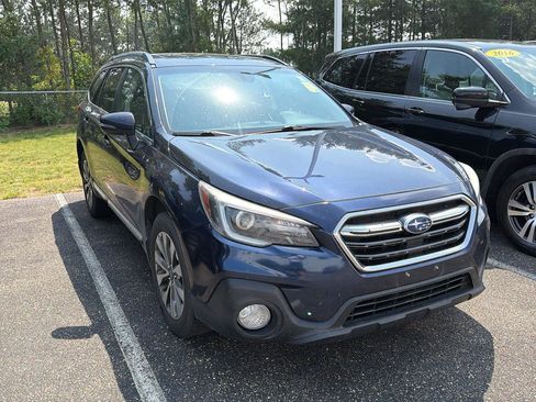 Used 2018 Subaru Outback 3.6R Touring AWD/4WD image 4