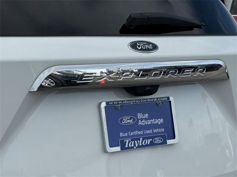 Certified 2023 Ford Explorer XLT image 30