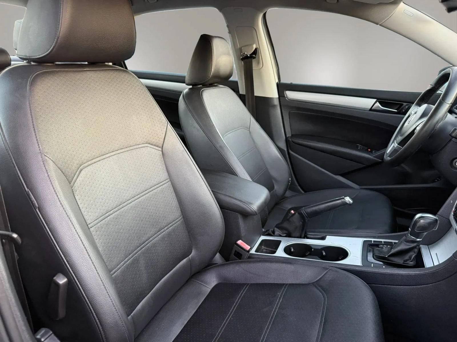Used 2013 Volkswagen Passat 2.5 SE FWD image 19
