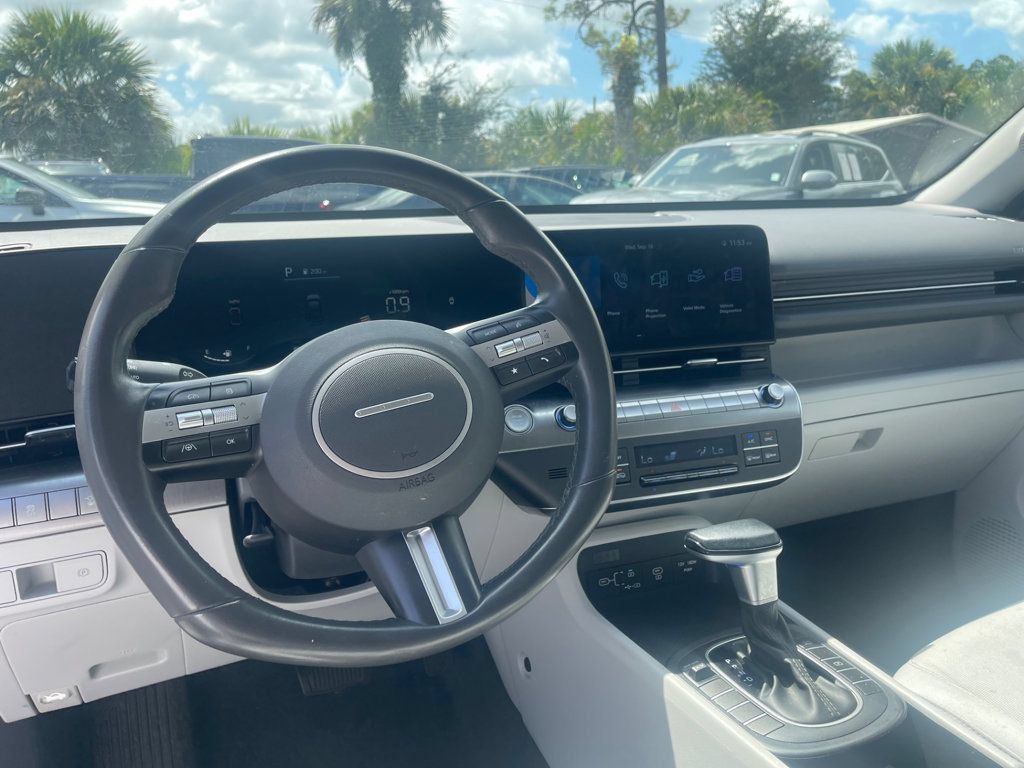 Used 2025 Hyundai Kona SEL FWD image 13