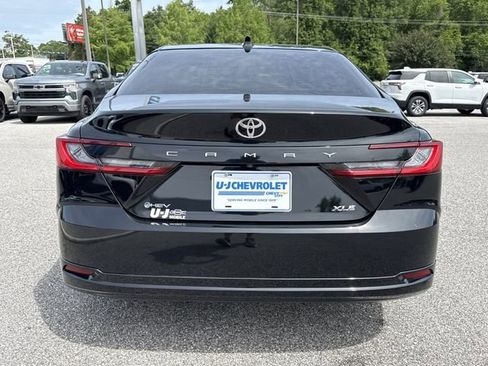 Used 2025 Toyota Camry XLE FWD image 4