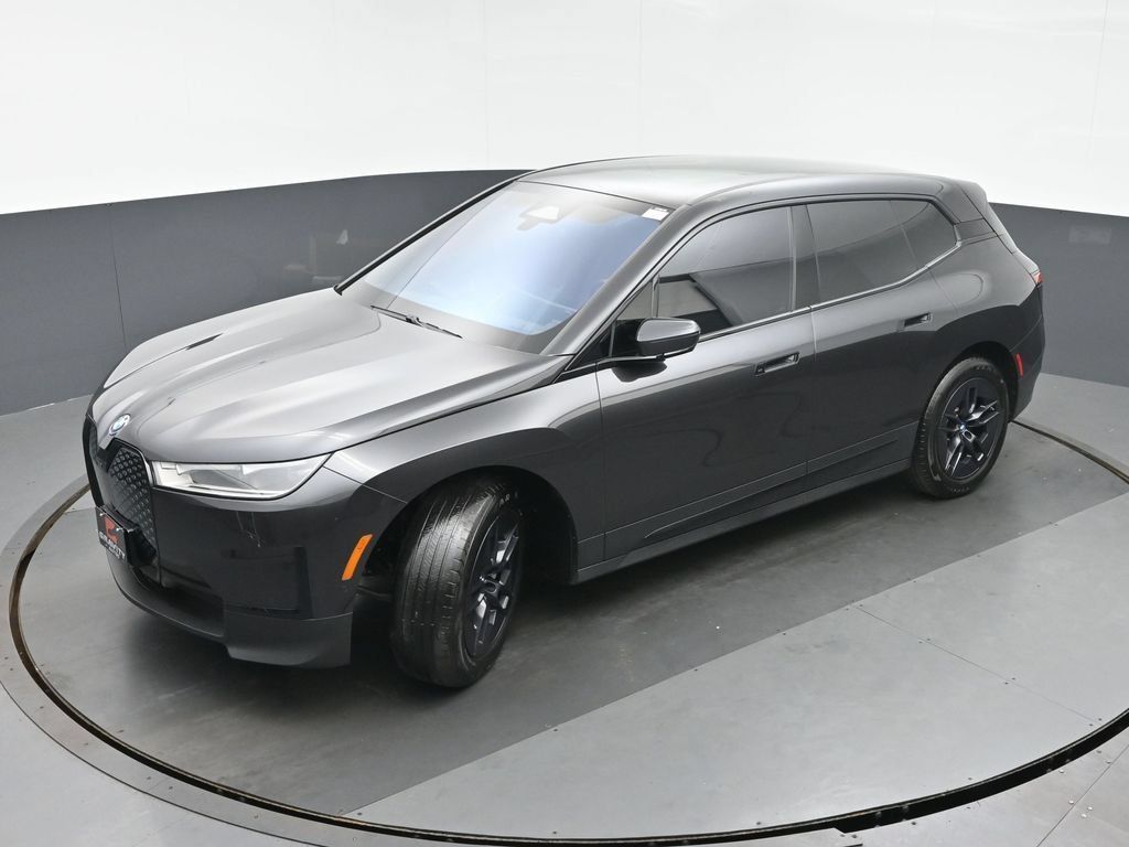 Used 2024 BMW iX xDrive50 w/ Convenience Package AWD/4WD image 33