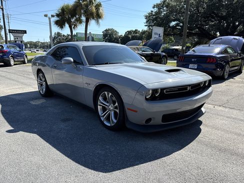 Used 2022 Dodge Challenger R/T image 7